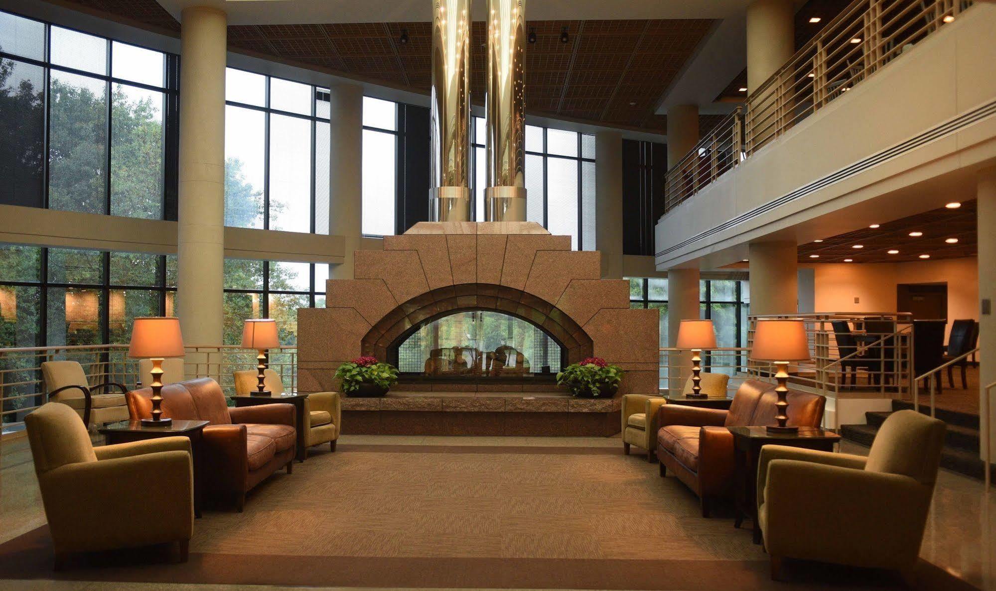 Oak Ridge Hotel Chaska Exterior foto